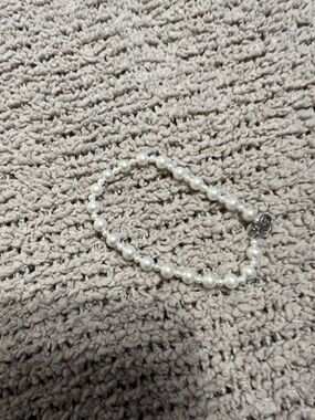 Pearl Bead Bracelet - White Pearlescent Design
